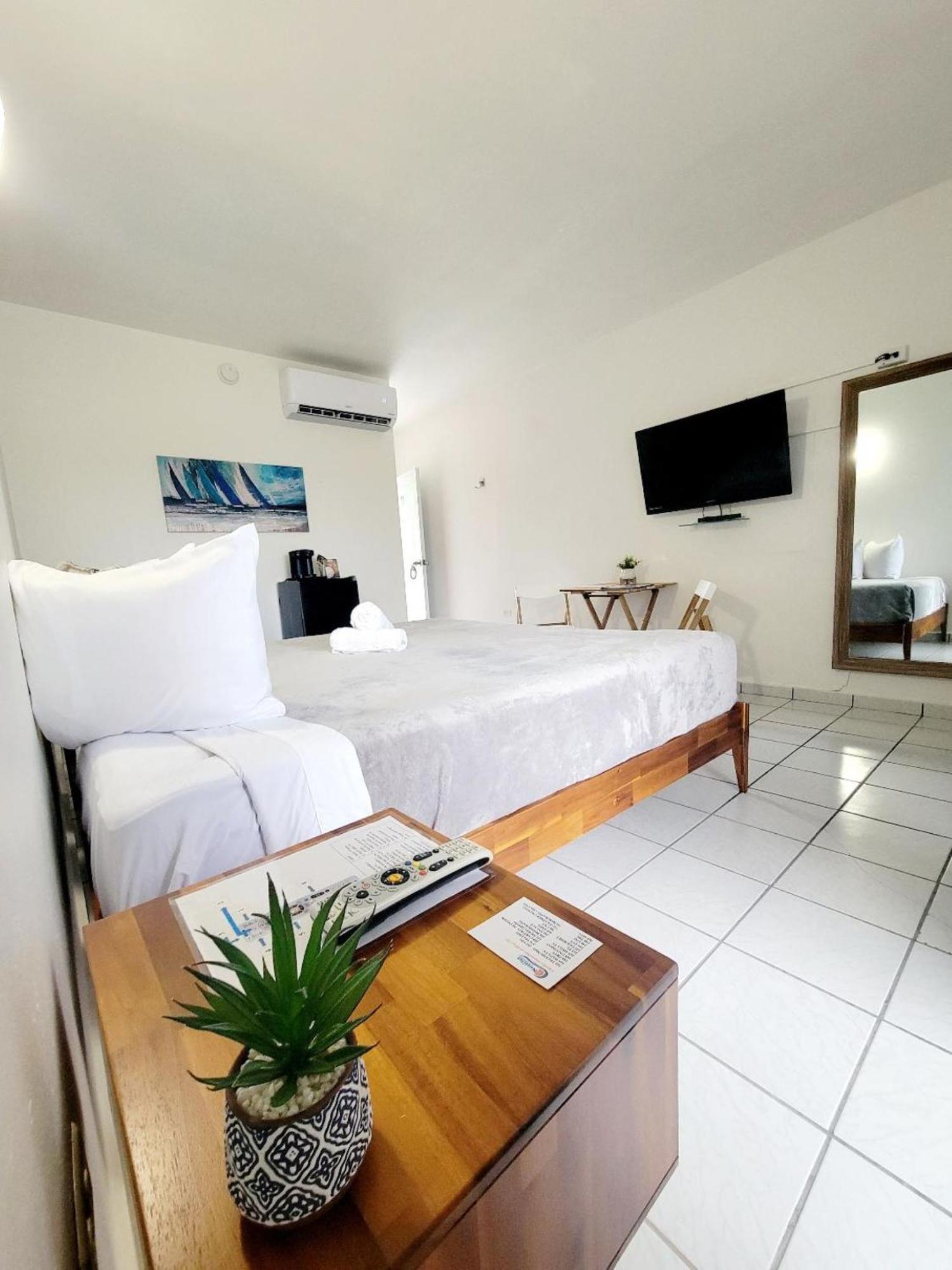 Nautilus By La Jamaca Hotels-Downtown La Parguera Lajas Bagian luar foto