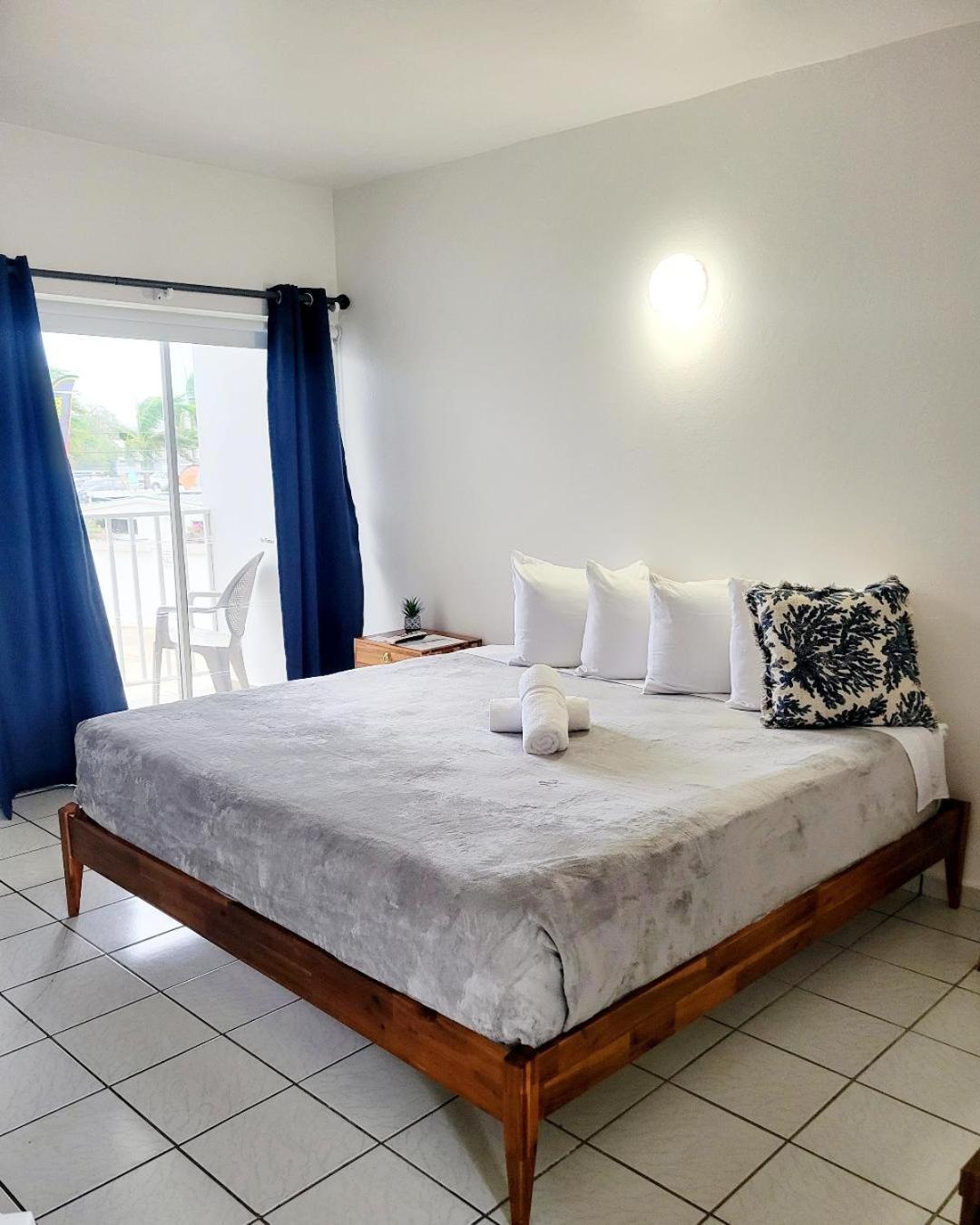 Nautilus By La Jamaca Hotels-Downtown La Parguera Lajas Bagian luar foto